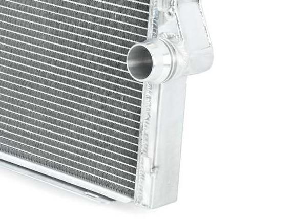 E 46 Performance Aluminum Radiator MMRAD-E46-323